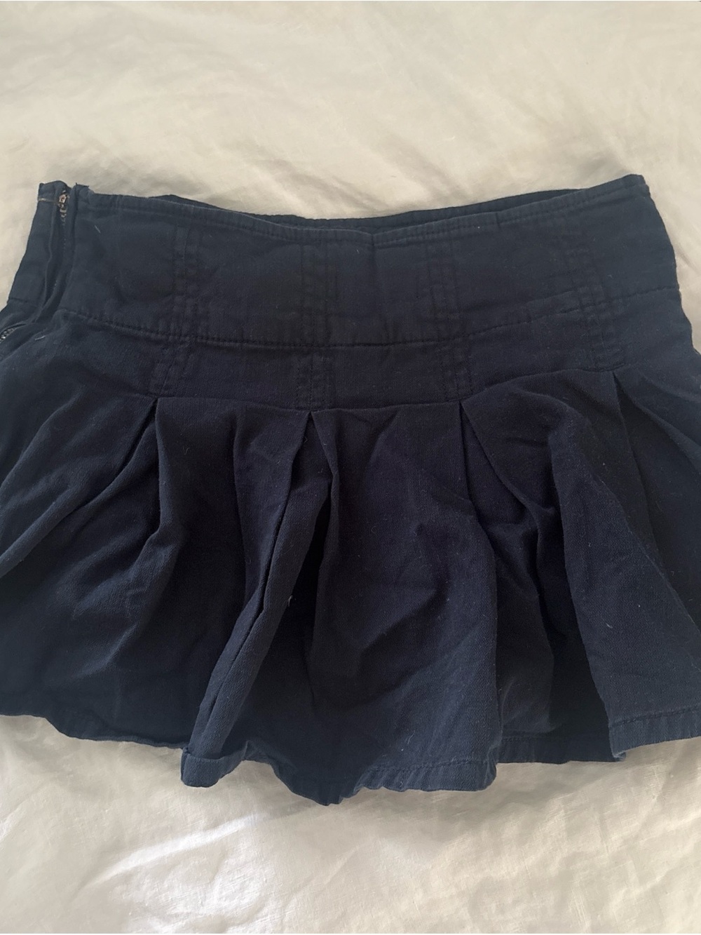 Brandy Melville Navy Pleated Mini Skirt - Picture 2 of 2